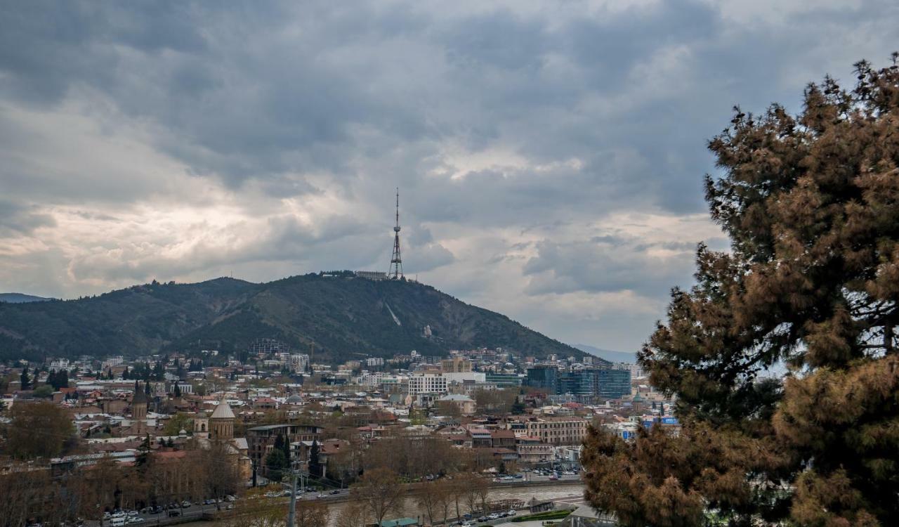 Apartments Near Metekhi Cathedral Tbilisi Exterior photo